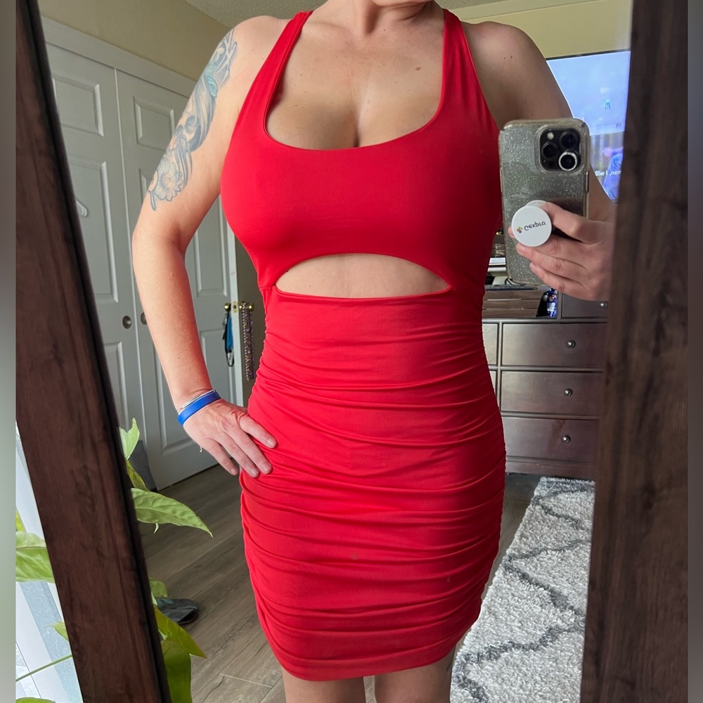 Red bodycon dress